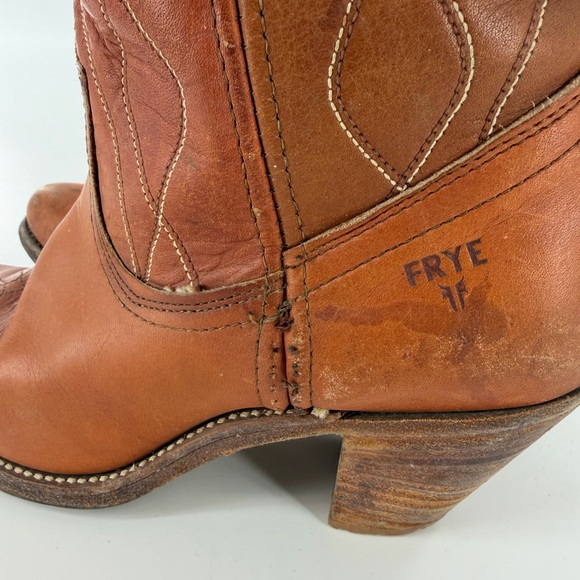 Vintage Frye Women's Brown Heeled Boots - Picture 4 of 6